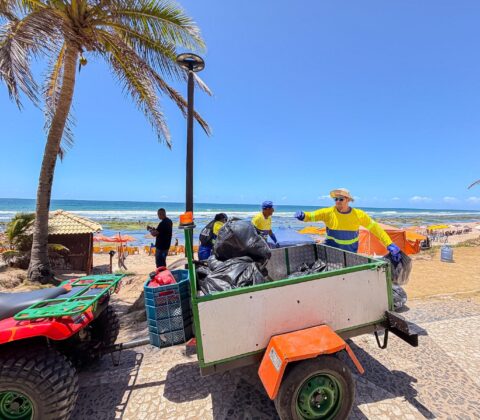 Imagem do post Após feriadão, praias de Lauro de Freitas recebem mutirão de limpeza; veja locais