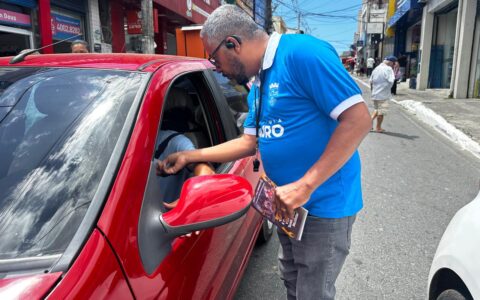Imagem do post Ação de trânsito conscientiza motoristas e pedestres na região da Beira Rio
