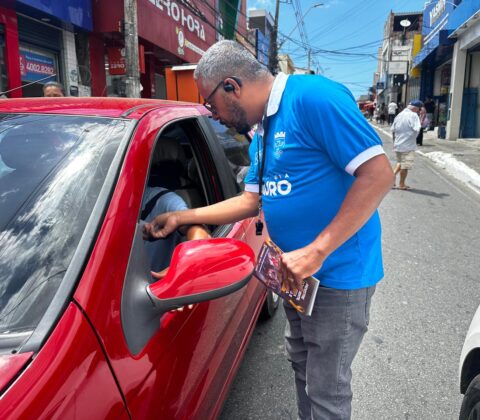 Imagem do post Ação de trânsito conscientiza motoristas e pedestres na região da Beira Rio