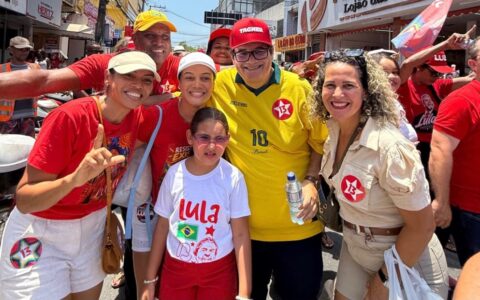 Imagem do post Tagner participa do Movimento Mulheres com Lula no centro de Camaçari