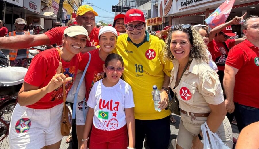 Tagner participa do Movimento Mulheres com Lula no centro de Camaçari