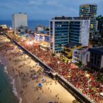 Ato pela Democracia reúne público estimado em 500 mil pessoas em Salvador