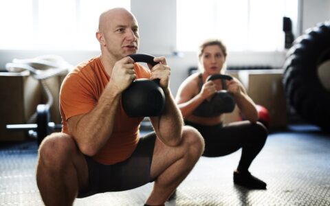 Imagem do post Treino de força após os 40 anos vai além dos benefícios estéticos