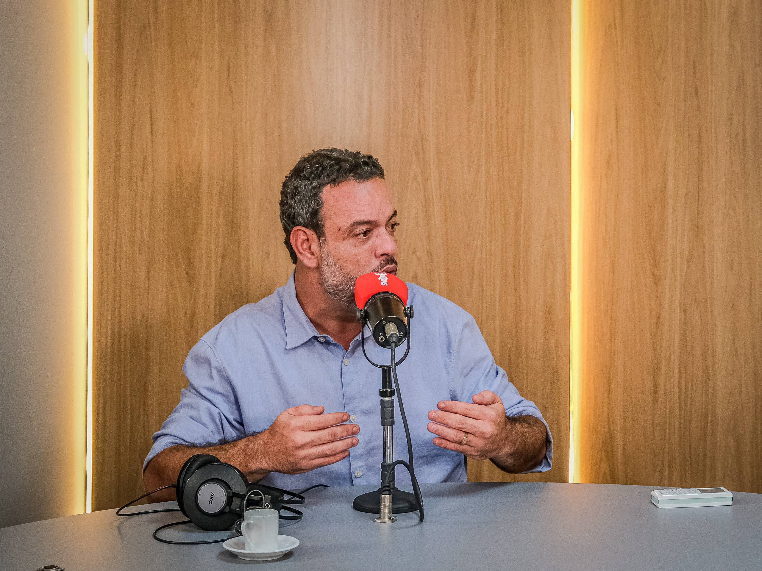 “Tentativa de vingança contra os baianos”, dispara Lucas Reis sobre ACM Neto e Bruno Reis após redução de ônibus em Salvador