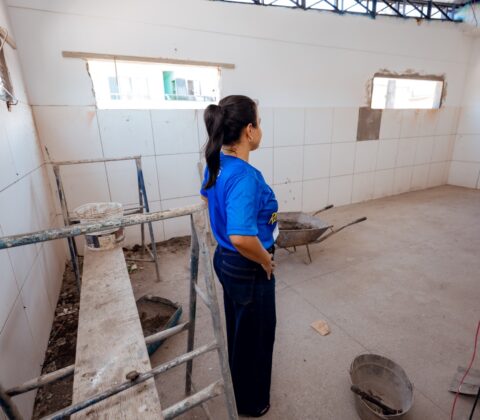 Imagem do post Débora Regis vistoria obra da Cozinha Comunitária de Itinga que chega a 70%