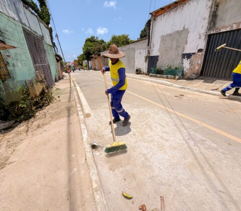 Imagem do post Prefeitura intensifica mutirão de limpeza no loteamento Vila Pedrita, em Itinga