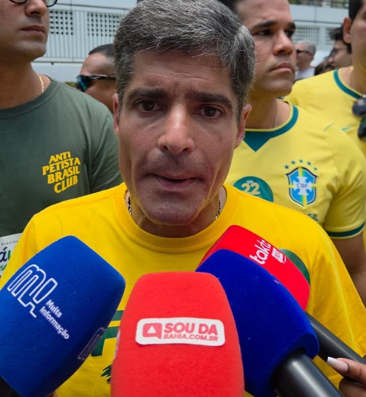 ACM Neto projeta crescimento de Flávio Bolsonaro na Bahia