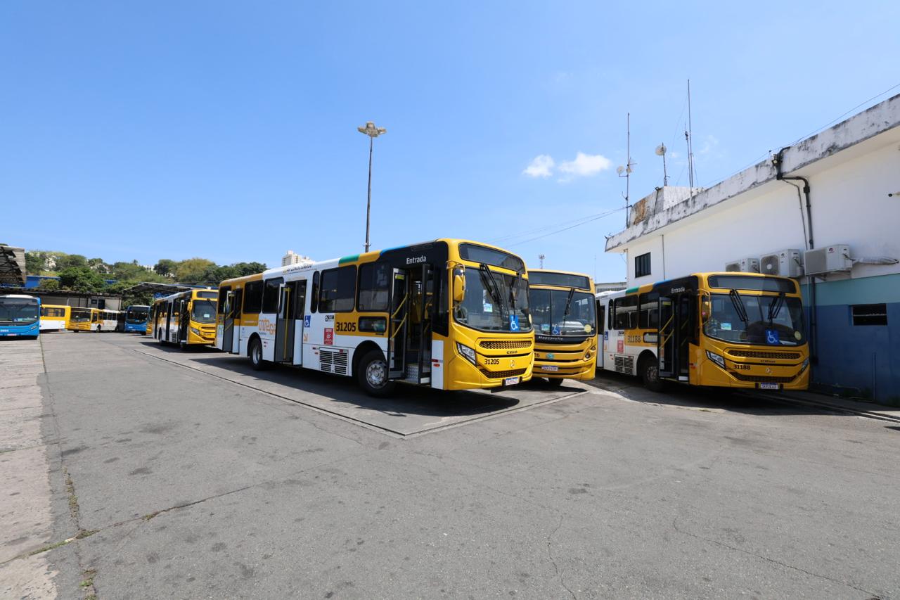 Fiscalização do Procon-BA registra 944 ônibus parados em garagens de Salvador