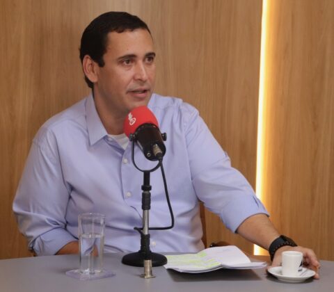 Imagem do post Éden Valadares acusa Flávio Bolsonaro de ter “DNA antidemocrático” após derrota nas urnas