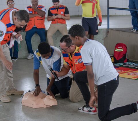 Imagem do post Simulado de emergência mobiliza alunos e professores em escola de Lauro de Freitas