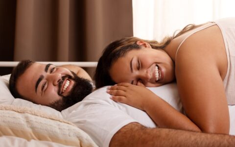 Imagem do post Prática regular de exercícios melhora o condicionamento físico e pode favorecer o conforto e a disposição durante o sexo