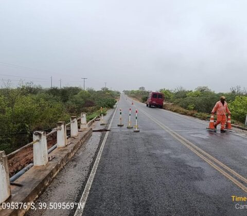 Imagem do post Chuvas na Bahia: 11 cidades entram em emergência e barragem rompe na BA-413