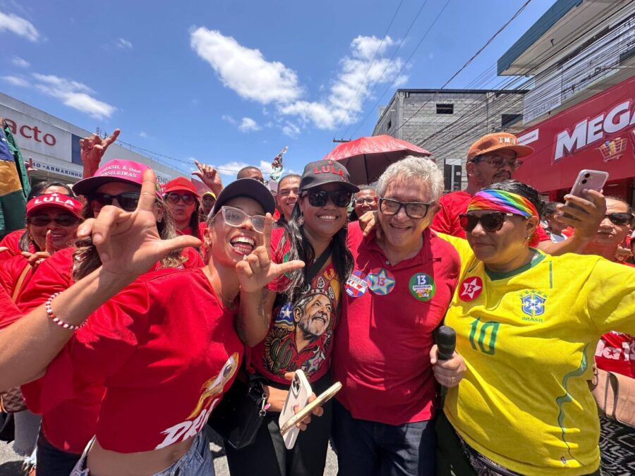 Luiz Caetano participa do ato “Mulheres com Lula” em Camaçari e convoca militância para a reta final da campanha