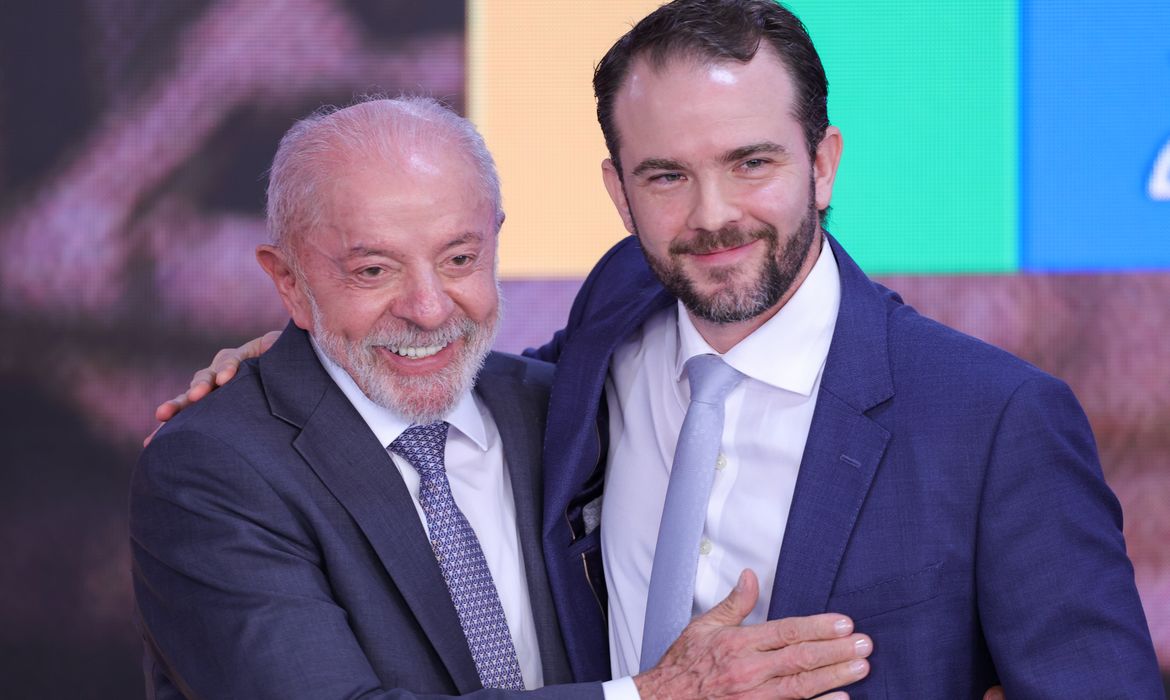 Governo zera dívidas de 3,6 milhões de MEIs e anuncia Pix de R$ 5 mil e novo limite de faturamento