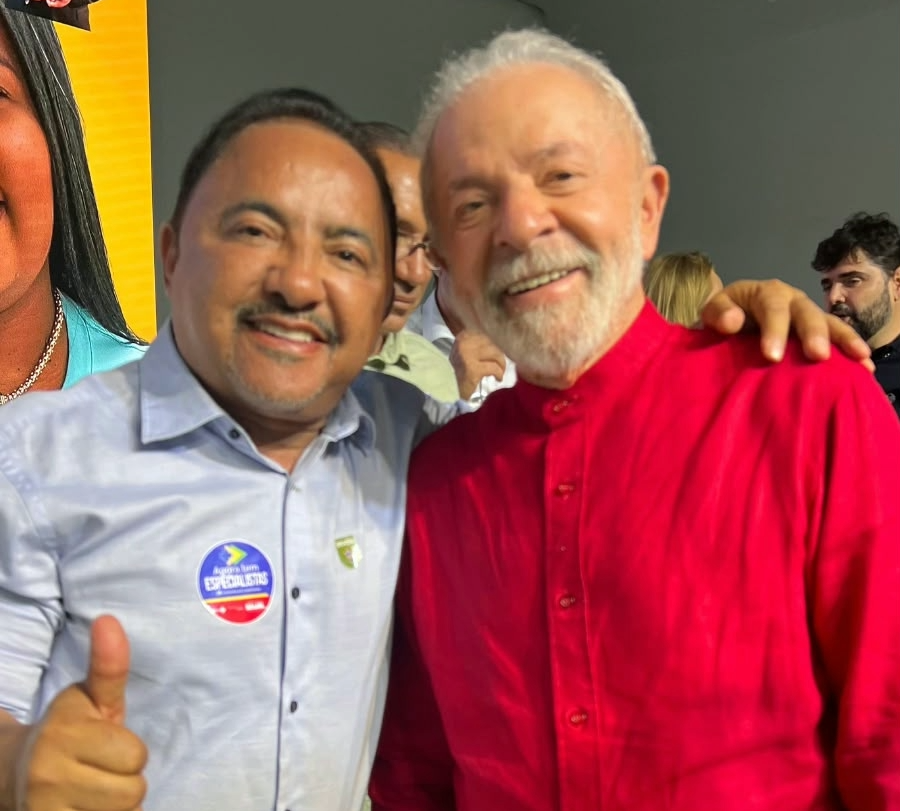 Roberto Carlos celebra vitória de Lula e afirma: “Nunca mudei de lado”