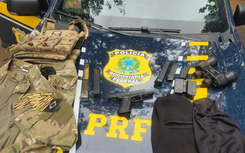 Imagem do post Líder do Comando Vermelho é preso com granadas e armas após troca de tiros com a PRF