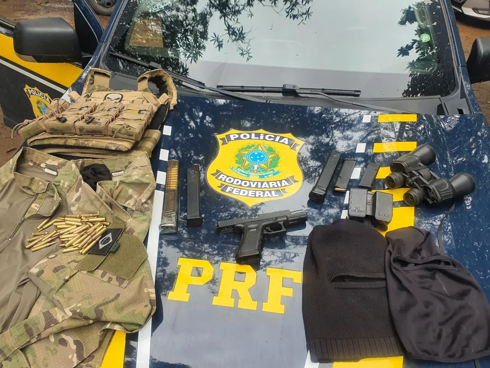 Líder do Comando Vermelho é preso com granadas e armas após troca de tiros com a PRF