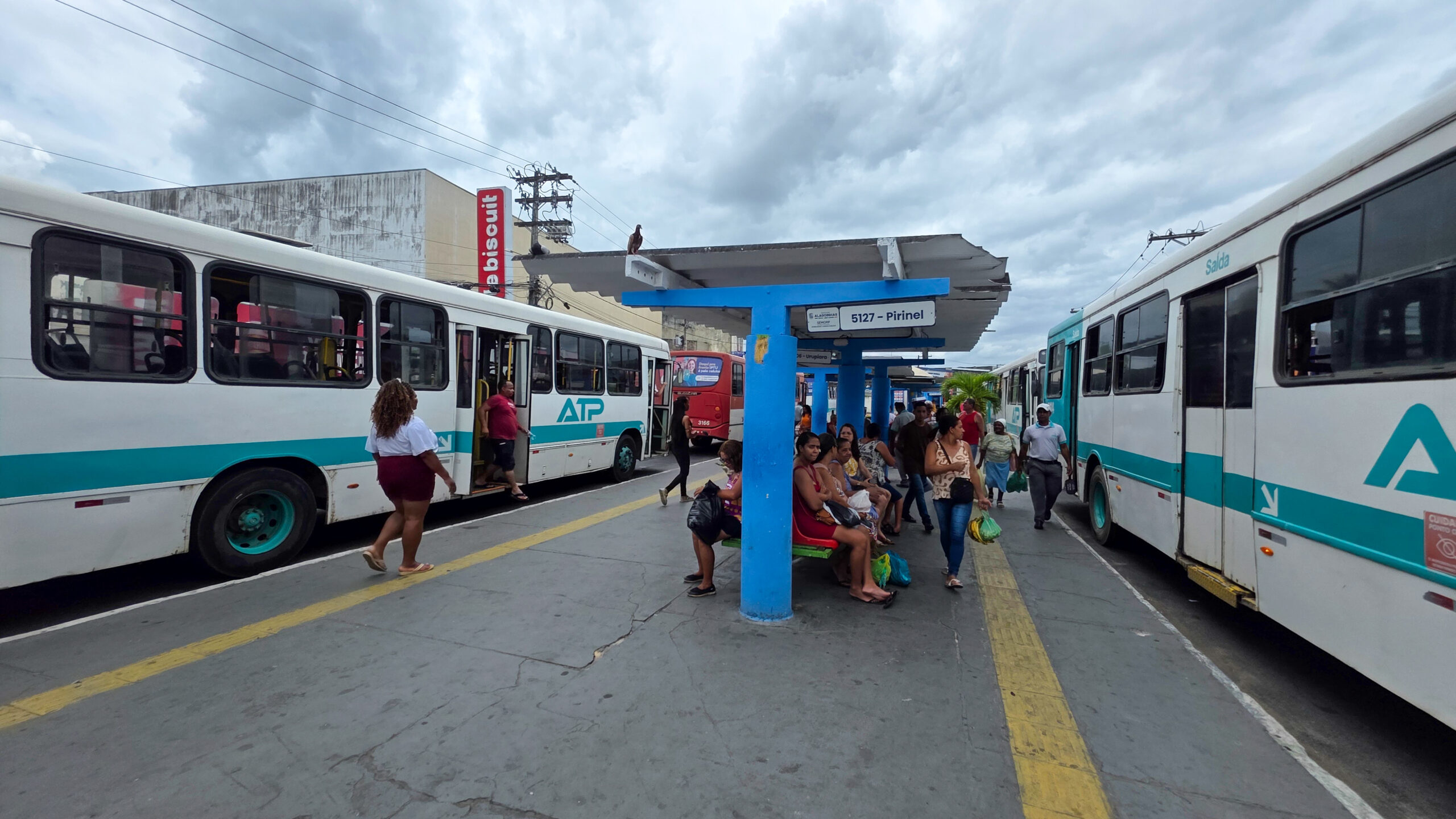 Sem ônibus! Rodoviários paralisam 100% da frota em Alagoinhas