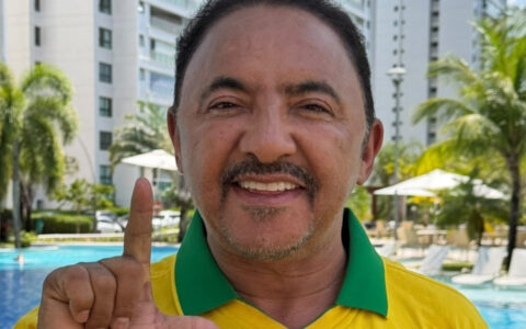Imagem do post “Se confirmada, fuga de Flávio Bolsonaro terá de ser explicada à sociedade”, diz Roberto Carlos