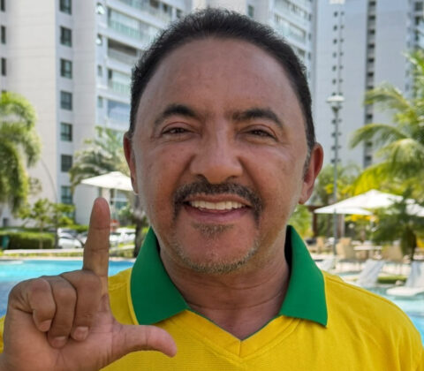 Imagem do post “Se confirmada, fuga de Flávio Bolsonaro terá de ser explicada à sociedade”, diz Roberto Carlos